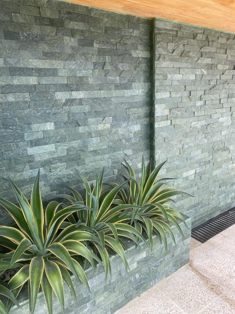 Fachada en piedra Valdivia en Formato